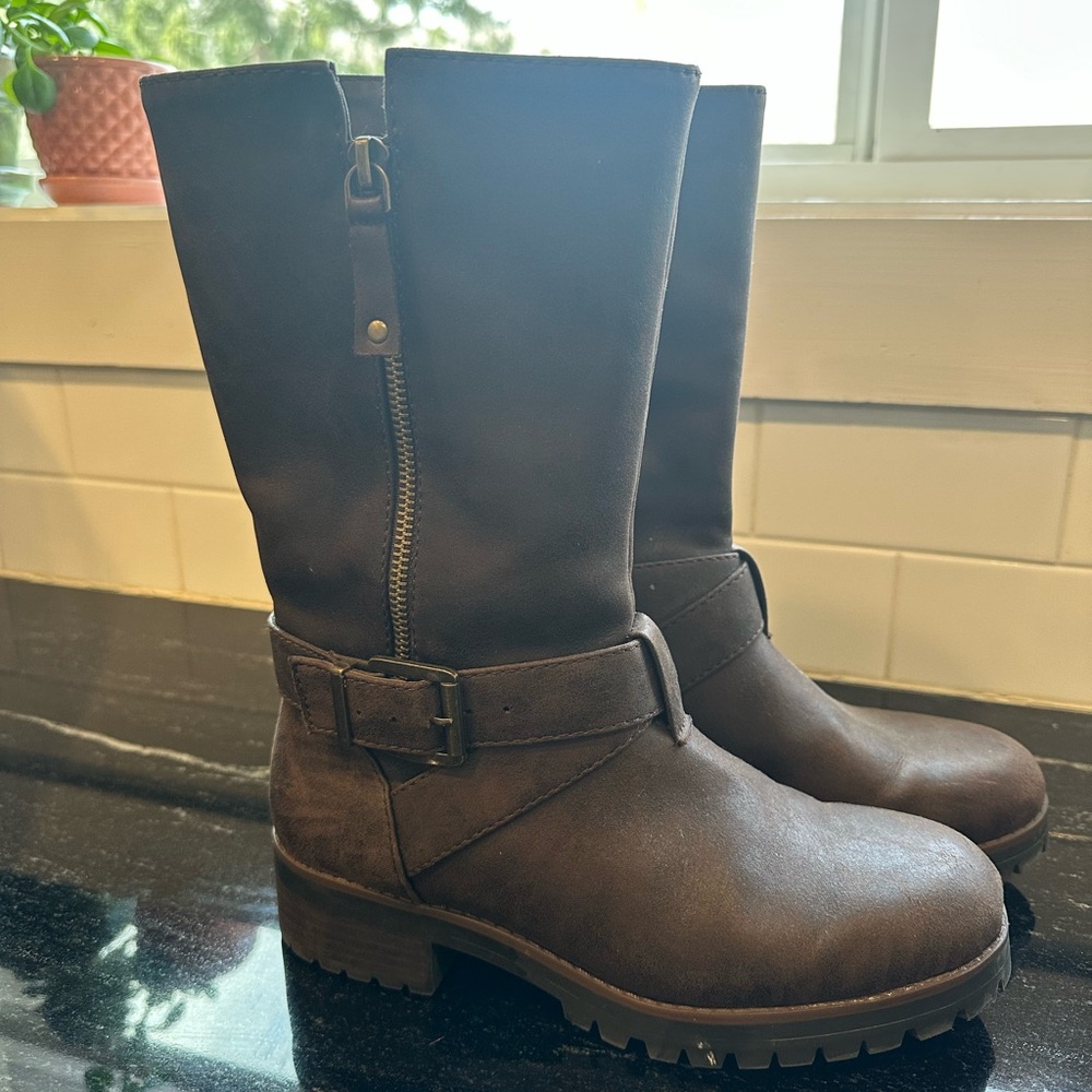 Women’s size 6.5 brown moto boots